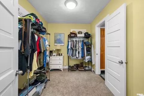 136 6th St, Silvis, IL 61282 photo 13