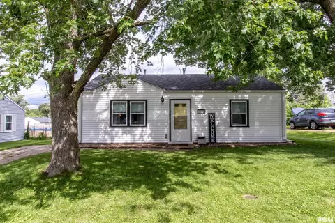 7315 Volquardsen Ave, Davenport, IA 52806