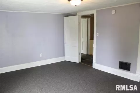 827 Beach St, Kewanee, IL 61443 photo 37