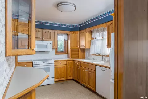 2417 15th Ave, Moline, IL 61265 photo 6