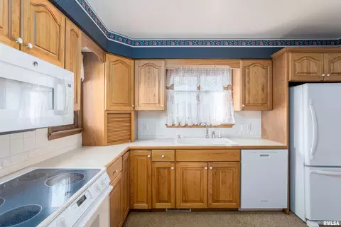 2417 15th Ave, Moline, IL 61265 photo 7