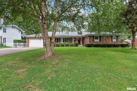 507 Dogwood Ln, Carterville, IL 62918