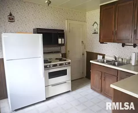 1814 18th Ave, Moline, IL 61265 photo 3