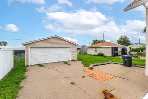 456 4th St E, Milan, IL 61264 photo 22