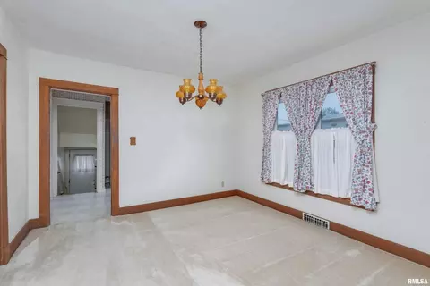456 4th St E, Milan, IL 61264 photo 6