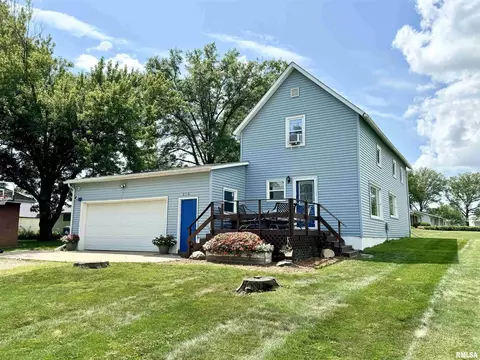 210 N Williams St, Wheatland, IA 52777
