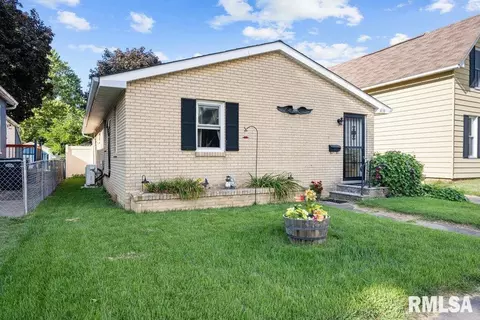 430 N 6th Ave, Clinton, IA 52732