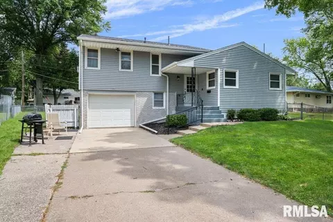 5337 31st Avenue Ct, Moline, IL 61265