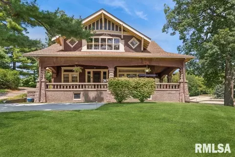 700 S Bluff Blvd, Clinton, IA 52732