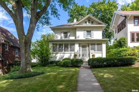 2428 Fulton Ave, Davenport, IA 52803