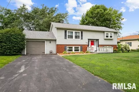 708 NW 7th Ave, Galva, IL 61434