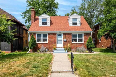 330 W Hayes St, Davenport, IA 52803