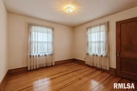2137 14th St, Moline, IL 61265 photo 9