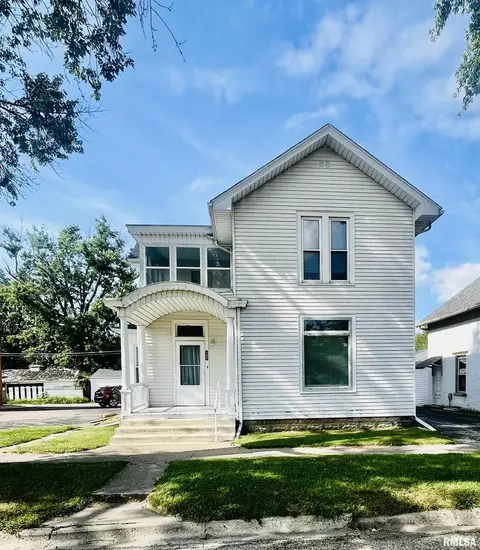 105 Evergreen St, Elmwood, IL 61529