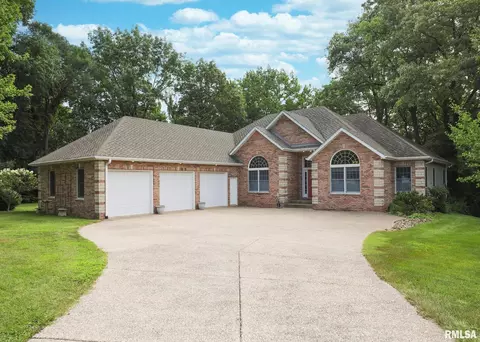 2500 Archer Dr, East Moline, IL 61244
