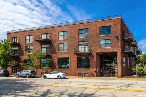 110 19th St #205, Rock Island, IL 61201