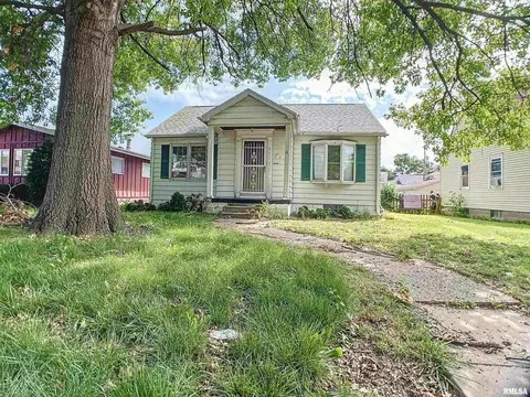 2117 N Marquette St, Davenport, IA 52804