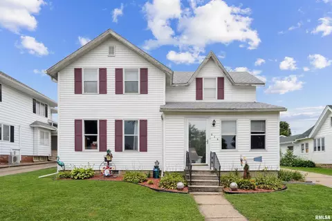 313 5th Ave, Clarence, IA 52216