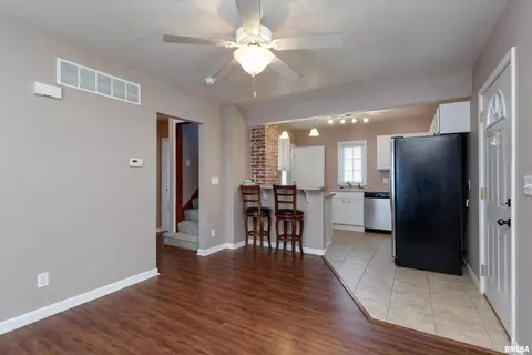 506 27th Ave, Moline, IL 61265 photo 2
