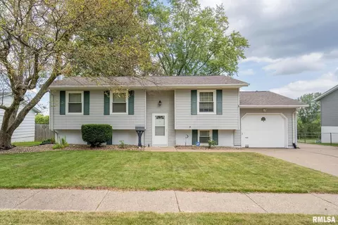 5111 Brown St, Davenport, IA 52806
