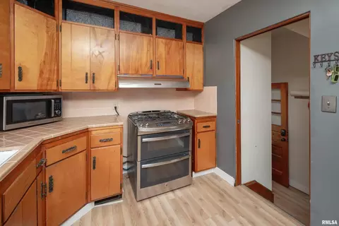 528 28th Ave, Moline, IL 61265 photo 8