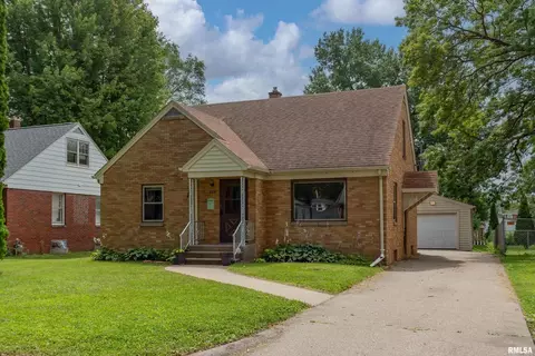 528 28th Ave, Moline, IL 61265
