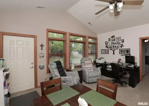 1013 Arbor Dr, Moline, IL 61265 photo 10