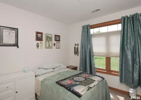 1013 Arbor Dr, Moline, IL 61265 photo 14