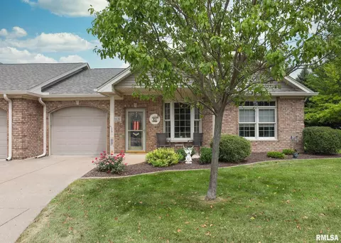 1013 Arbor Dr, Moline, IL 61265 photo 2