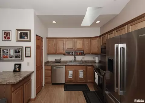 1013 Arbor Dr, Moline, IL 61265 photo 7