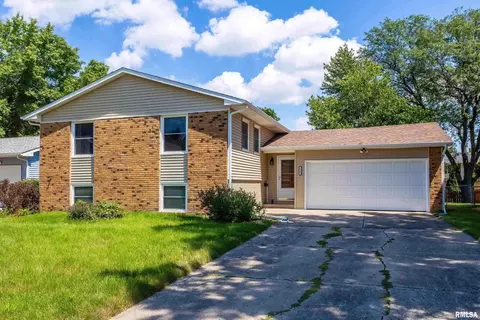 2925 N Pine St, Davenport, IA 52804