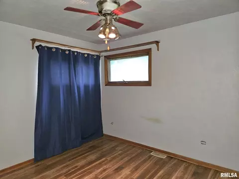 211 E Summit St, Wilton, IA 52778 photo 6