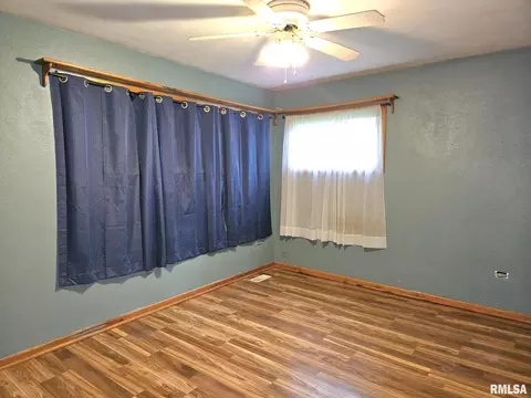 211 E Summit St, Wilton, IA 52778 photo 5