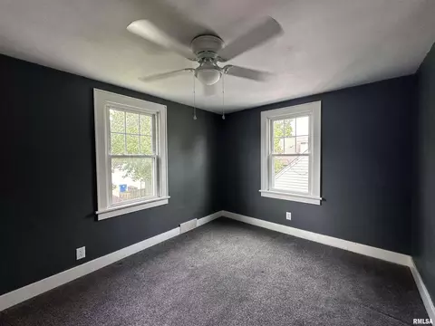 2337 32nd St, Moline, IL 61265 photo 13