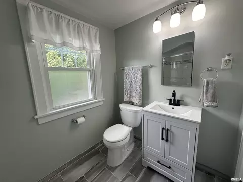 2337 32nd St, Moline, IL 61265 photo 10