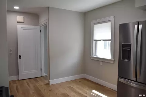 2337 32nd St, Moline, IL 61265 photo 9