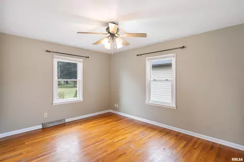 632 E Orange St, Geneseo, IL 61254 photo 17