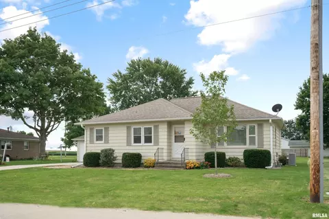 632 E Orange St, Geneseo, IL 61254 photo 3