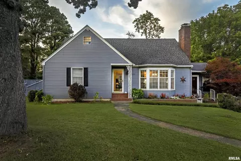 206 College St, Vienna, IL 62995