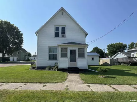 43 E Davis St, Preston, IA 52069