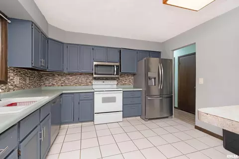 2735 Daniels Ct, Eldridge, IA 52748 photo 15