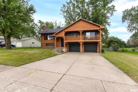 2735 Daniels Ct, Eldridge, IA 52748 photo 2