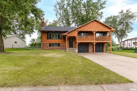 2735 Daniels Ct, Eldridge, IA 52748 photo 3