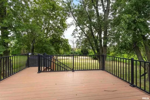 2735 Daniels Ct, Eldridge, IA 52748 photo 8