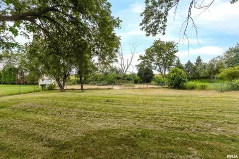 2735 Daniels Ct, Eldridge, IA 52748 photo 5