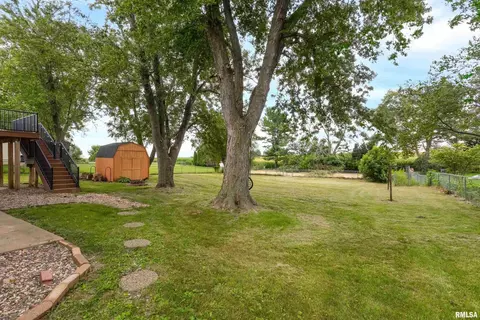 2735 Daniels Ct, Eldridge, IA 52748 photo 4