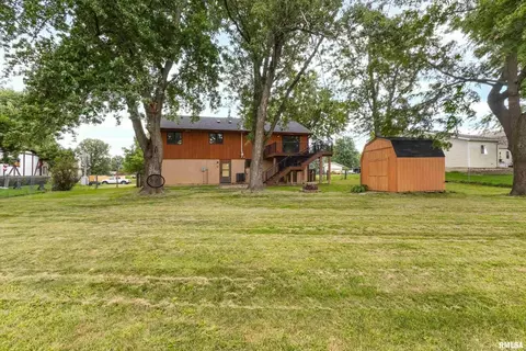 2735 Daniels Ct, Eldridge, IA 52748 photo 6