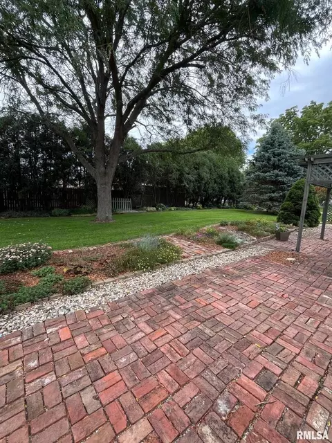 1002 E 10th St, Kewanee, IL 61443 photo 12