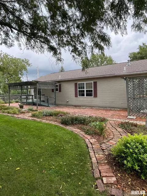 1002 E 10th St, Kewanee, IL 61443 photo 7