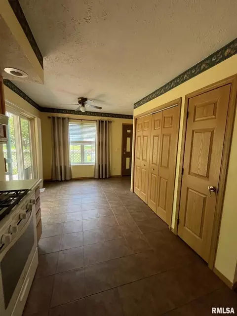 1002 E 10th St, Kewanee, IL 61443 photo 21